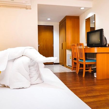 Neptuna Hotel Patong Екстер'єр фото
