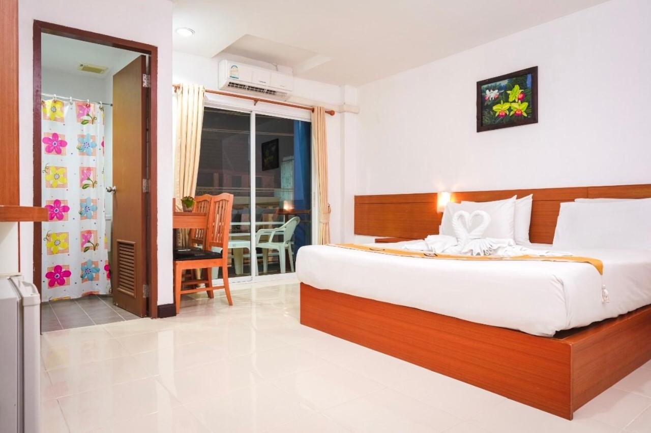Neptuna Hotel Patong Екстер'єр фото