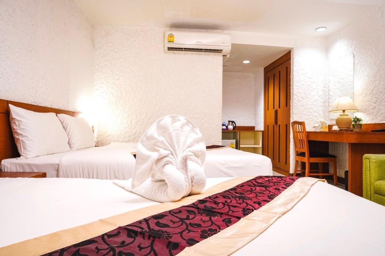 Neptuna Hotel Patong Екстер'єр фото