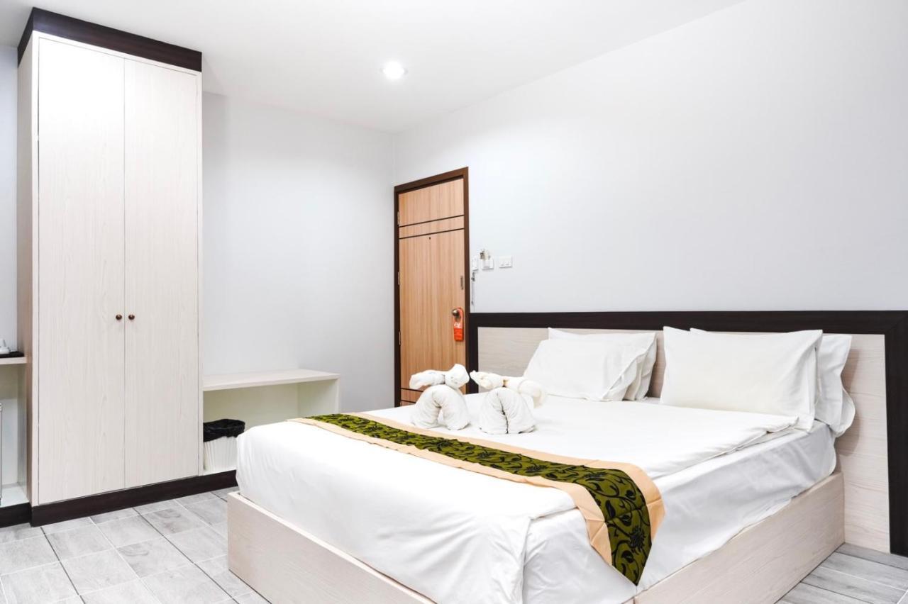 Neptuna Hotel Patong Екстер'єр фото