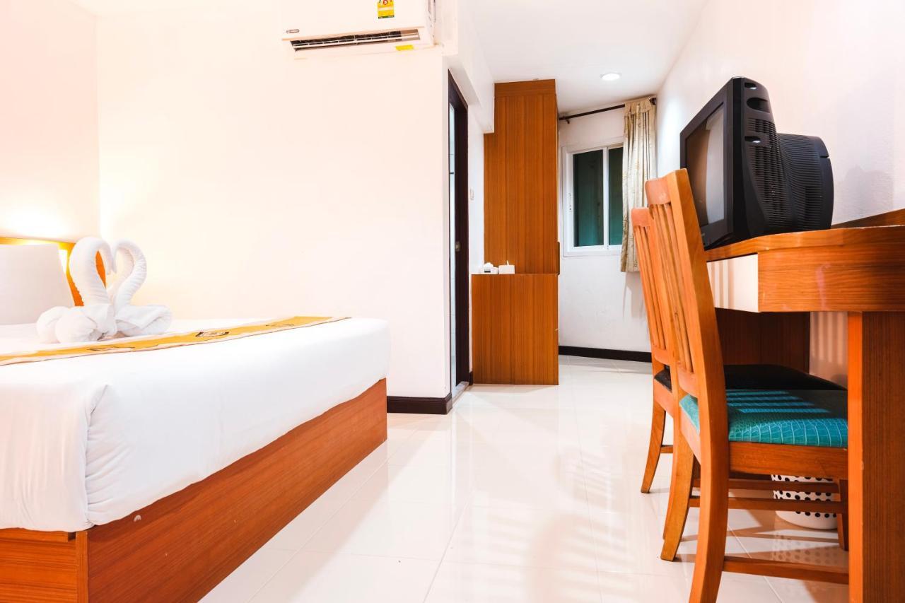 Neptuna Hotel Patong Екстер'єр фото